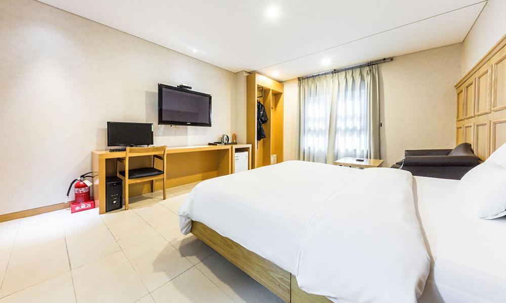 Yeongdeungpo Lifestyle F Hotel Сеул Экстерьер фото