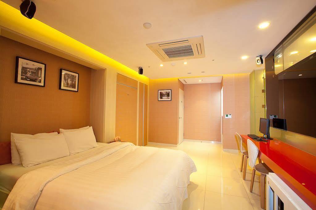 Yeongdeungpo Lifestyle F Hotel Сеул Экстерьер фото