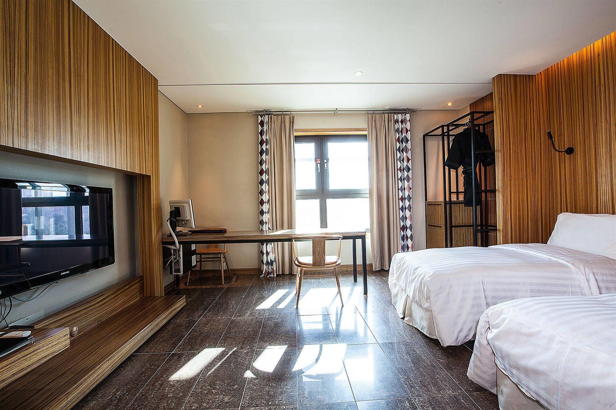 Yeongdeungpo Lifestyle F Hotel Сеул Экстерьер фото