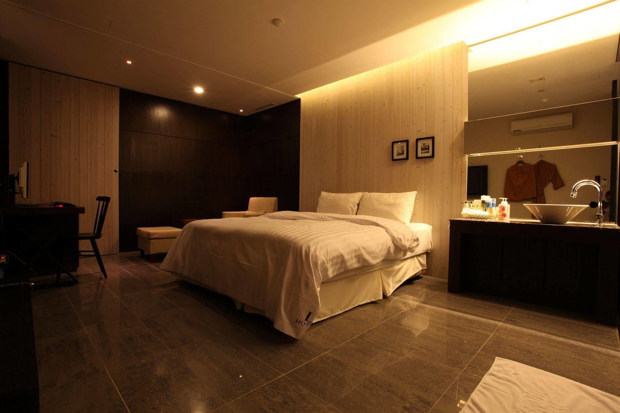 Yeongdeungpo Lifestyle F Hotel Сеул Экстерьер фото