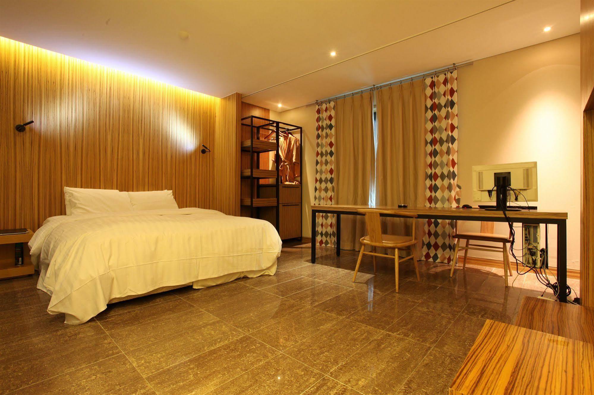 Yeongdeungpo Lifestyle F Hotel Сеул Экстерьер фото